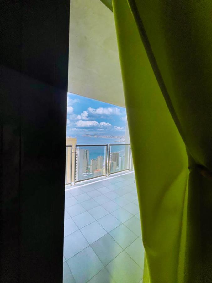 Beautiful Apartment Near Beach With Panoramic Sea-View Benidorm Eksteriør bilde